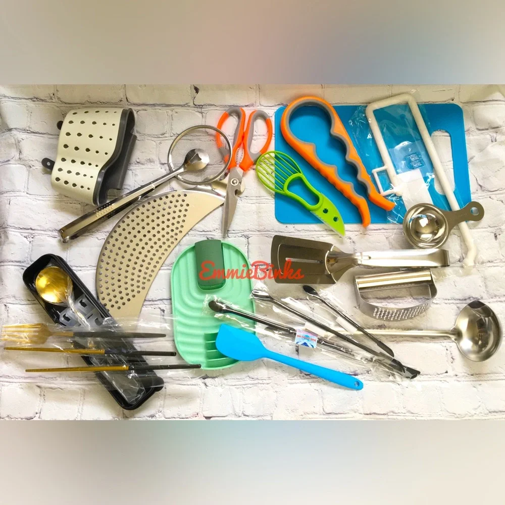 New 16 Piece Kitchen Utensil / Cooking Tools / Kitchen Accessories Bundle Set